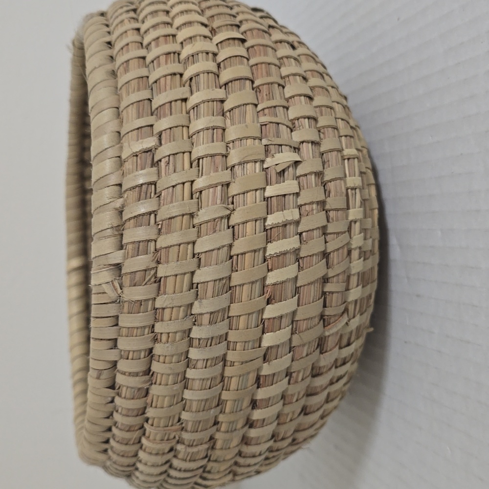 South Carolina Handwoven Sweetgrass Basket - Picture 5 of 16
